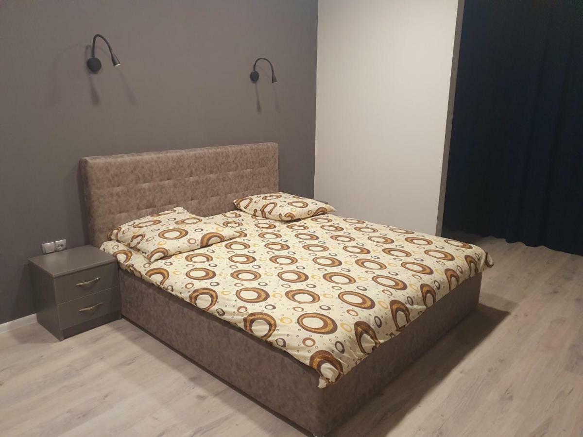 Apartments Yes Ужгород Экстерьер фото